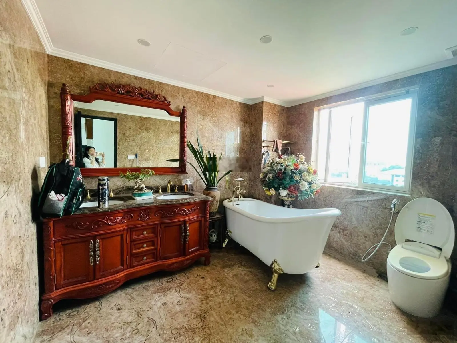 Phố phan văn trường 105m2 - 9 tầng thang máy - vỉa hè kinh doanh sầm uất - full nội thất. hơn 60 tỷ