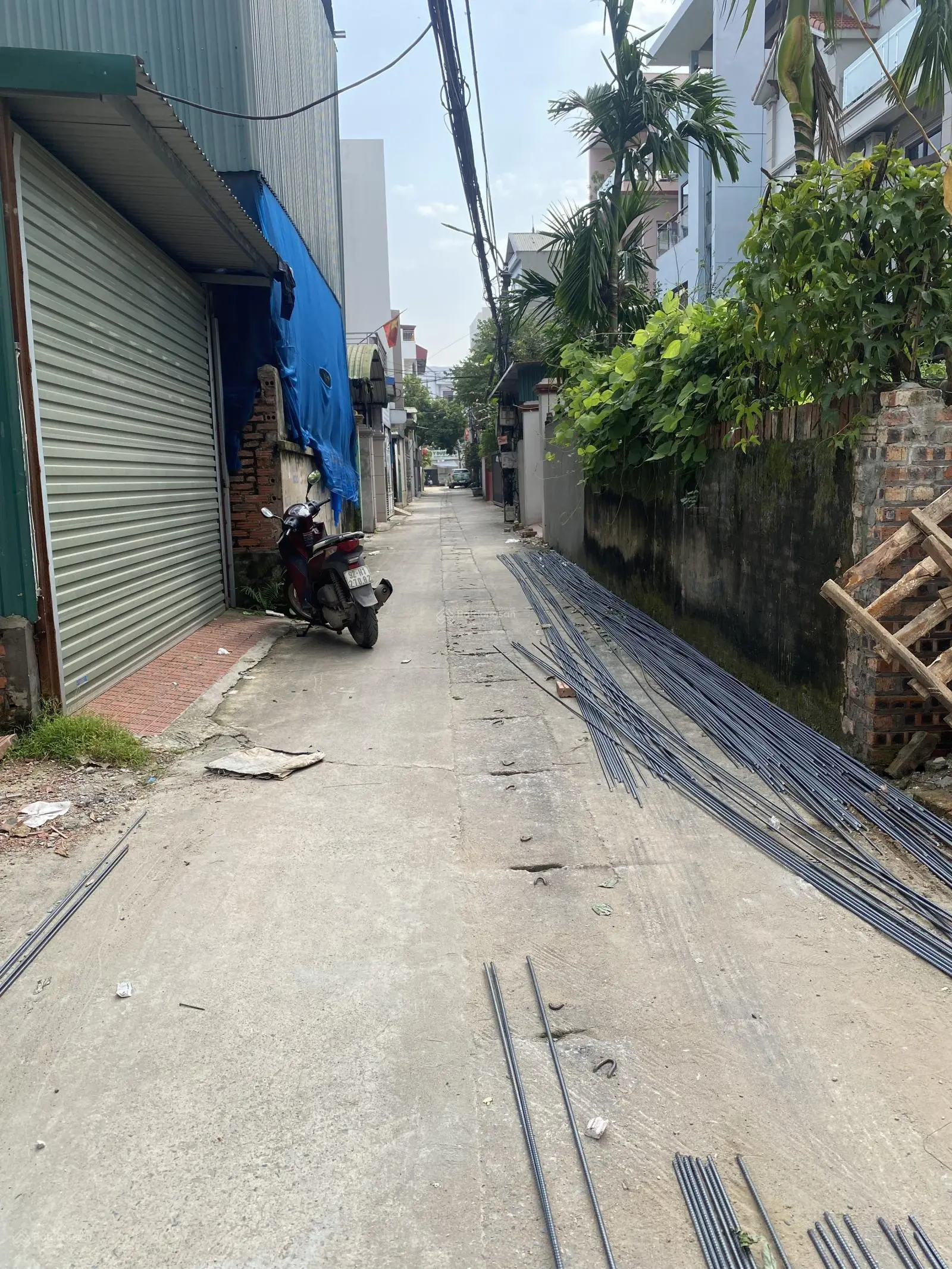 Bán 65m2 đất Xóm Trong - Uy Nỗ - Đông Anh. Ngõ 5m thông, sổ đỏ vuông như bánh trưng.