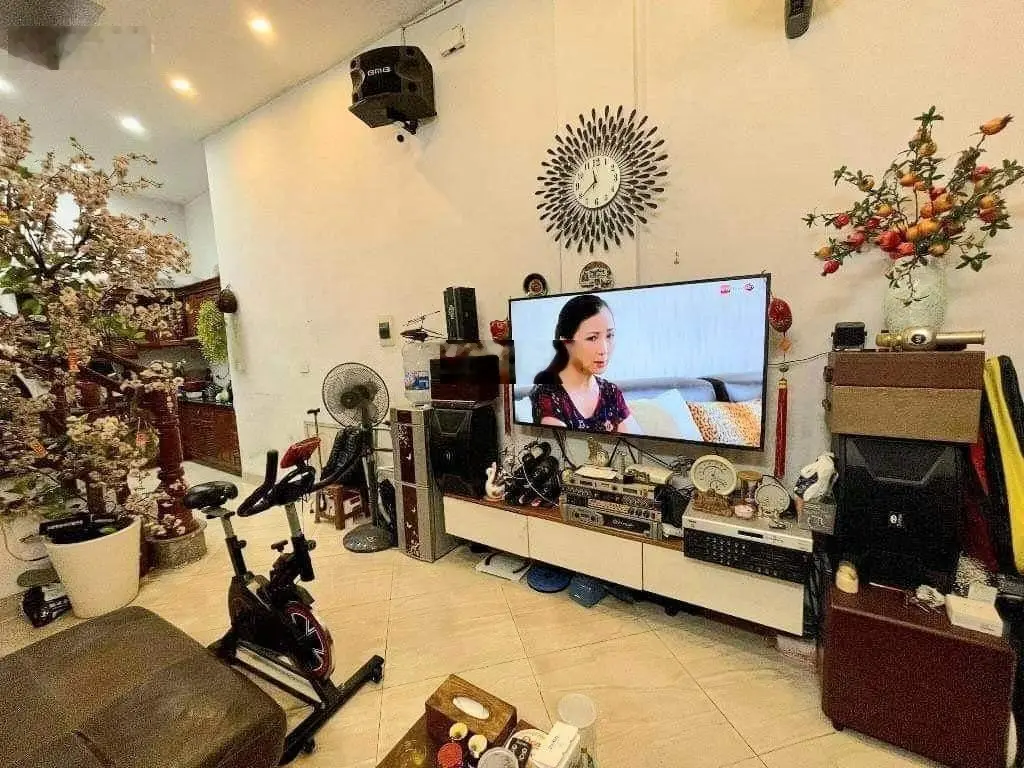 Chủ cần bán nhanh nhà hẻm ô tô đường Phạm Văn Đồng, Phường 11, Bình Thạnh. Giá 3 tỷ 150, DT 43,6m2