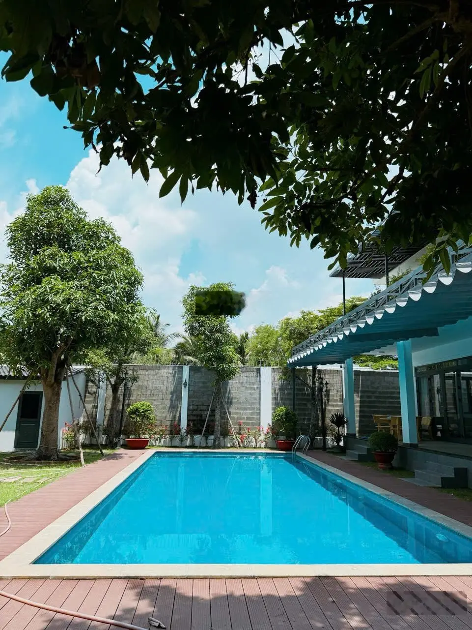 Biệt thư sân vườn nghỉ dưỡng Hóc Môn, hồ bơi, DT 35mx25m, đường 10m, diện tích 875m2, 5PN 6WC