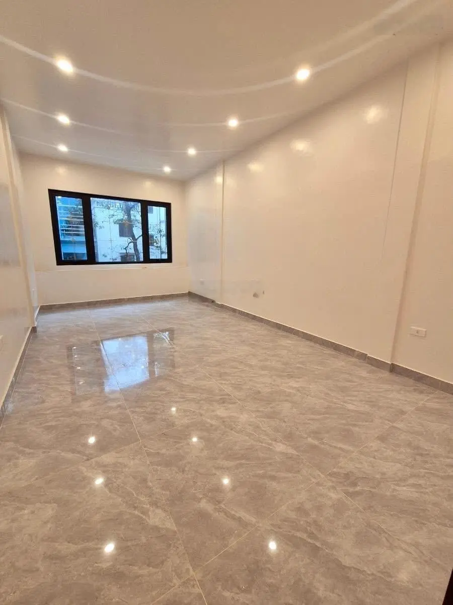 289tr/m2 ô tô 7 chỗ phi thẳng vào nhà đẹp 65m2, 6T thang máy Nguyễn Trãi 18.8 tỷ