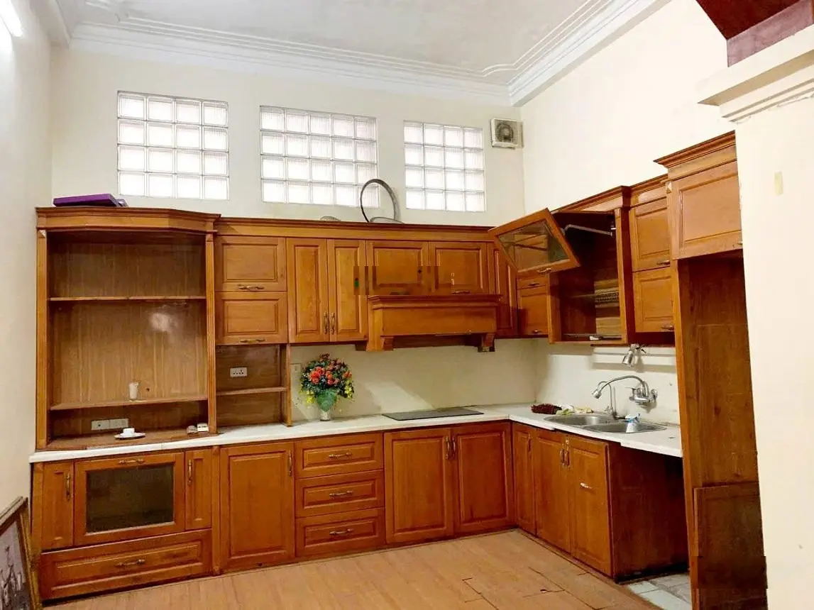 Bán nhà Tôn Đức Thắng, Đống Đa: 50m, 4 tầng, mặt tiền 4,1m giá 19 tỷ. Phân lô ô tô tránh, ở sướng.