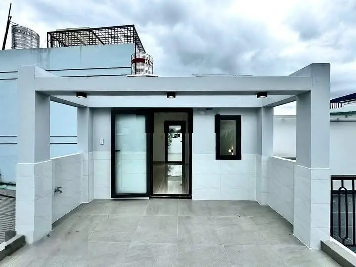 Bán gấp nhà Nguyễn Văn Tăng , Long Bình , Quận 9. DT 65m2 giá bán 3 tỷ .Sổ riêng