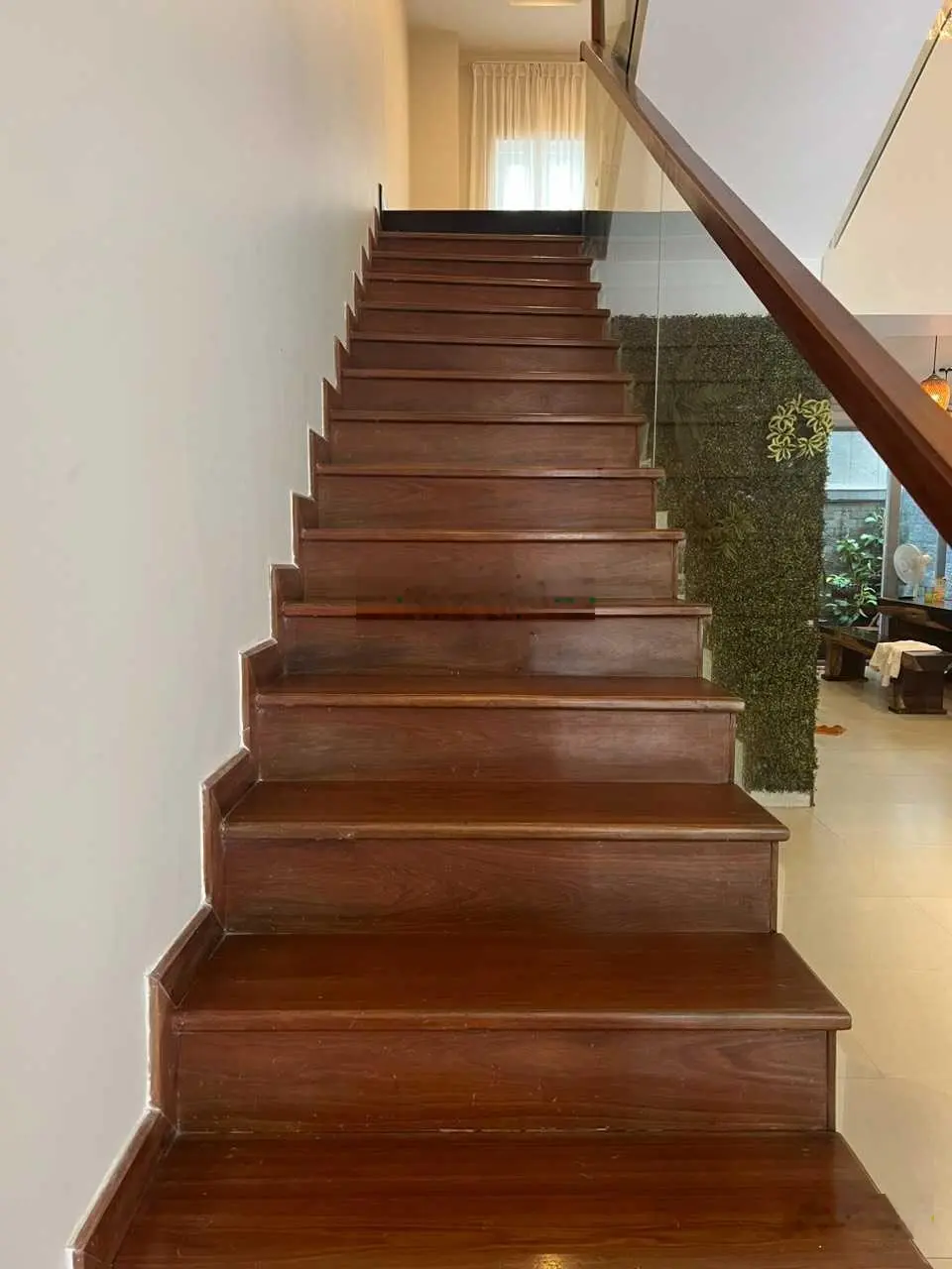 Cần bán căn nhà DT 6x22m đường 16m. Hoàn thiện đẹp, giá ngon lành