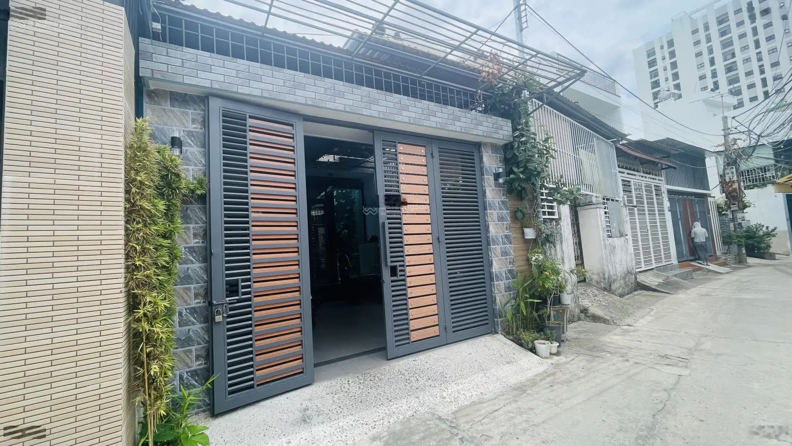 Bán nhà xây đẹp cạnh các khu đô thị Hà Quang 1, phường Phước Hải, TP Nha Trang - Gần sông, gần biển