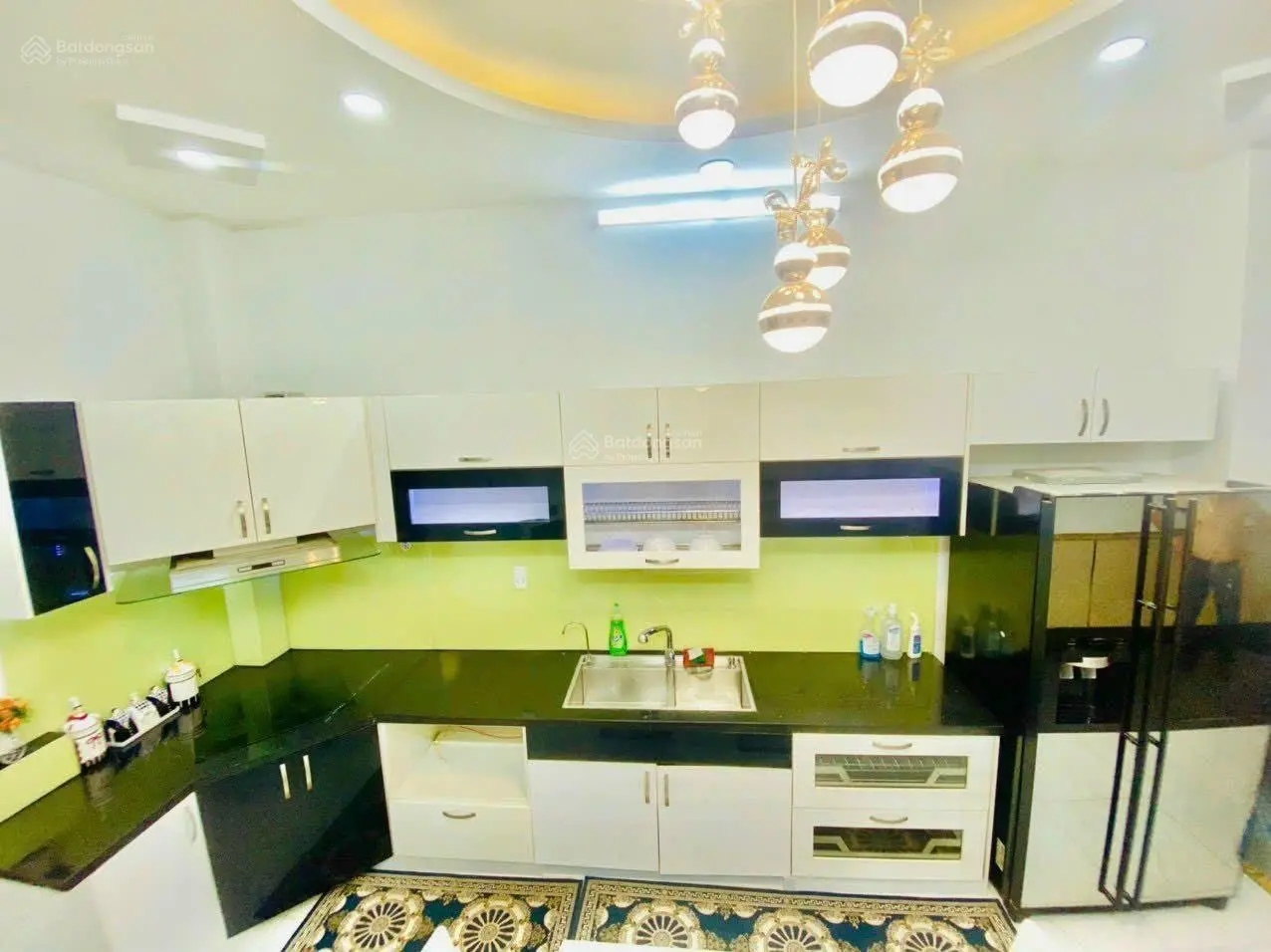 Cần tiền bán gấp nhà Phan Đăng Lưu, PN, Giá 2.2tỷ/ 40m2, gần trường học, bệnh viện, 0762 533 *** Tú