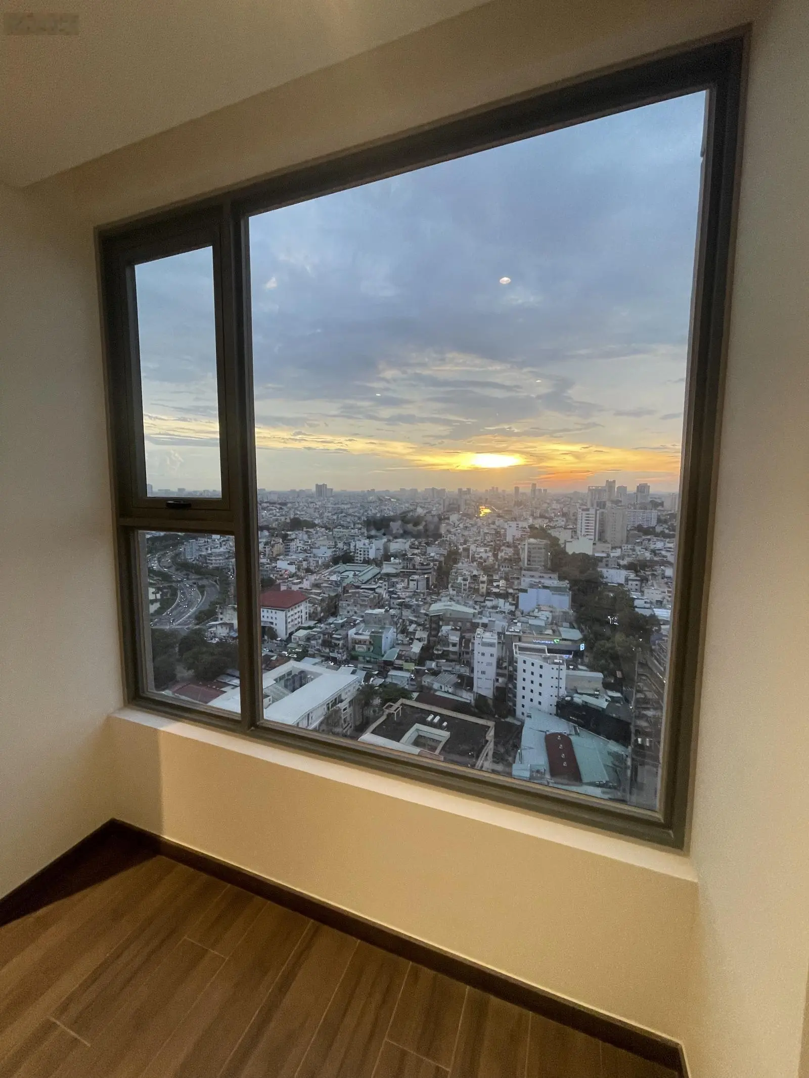 Bán căn hộ 3 phòng ngủ 135m2 khan hiếm - giá tốt - nhiều tiện ích tại đường trần hưng đạo