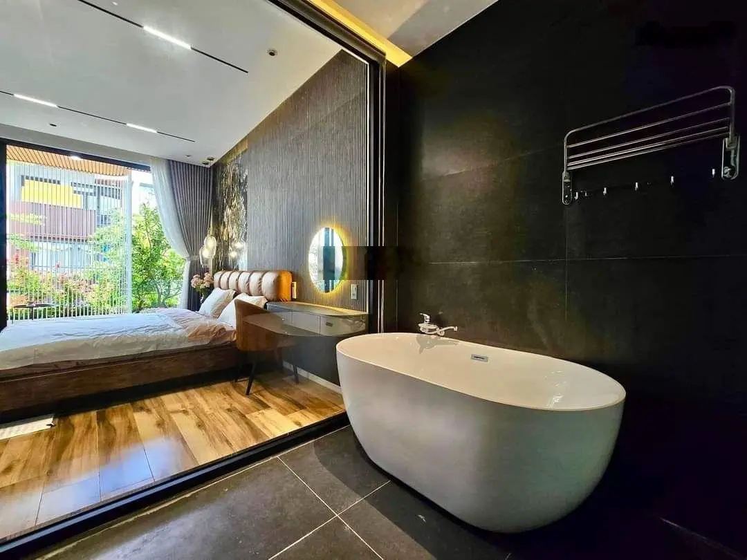 Siêu phẩm MT nhà đẹp BÀU NĂNG -full nội thất ôtô đỗ trong sân .