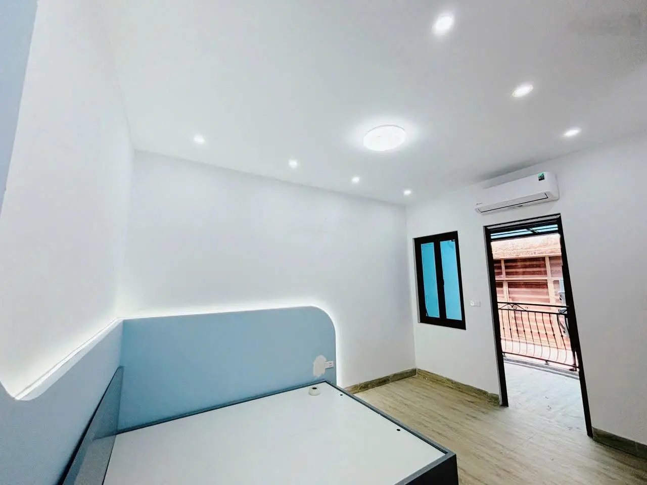 Siêu phẩm, bán nhà phú diễn, ô tô đỗ cổng, ngõ nông rộng, 35m, 5.9 tỷ