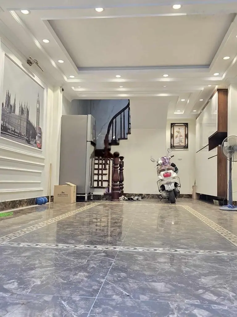 Ô tô tránh- kinh doanh đỉnh- nhà dân xây cực chất lượng- chủ cần bán gấp