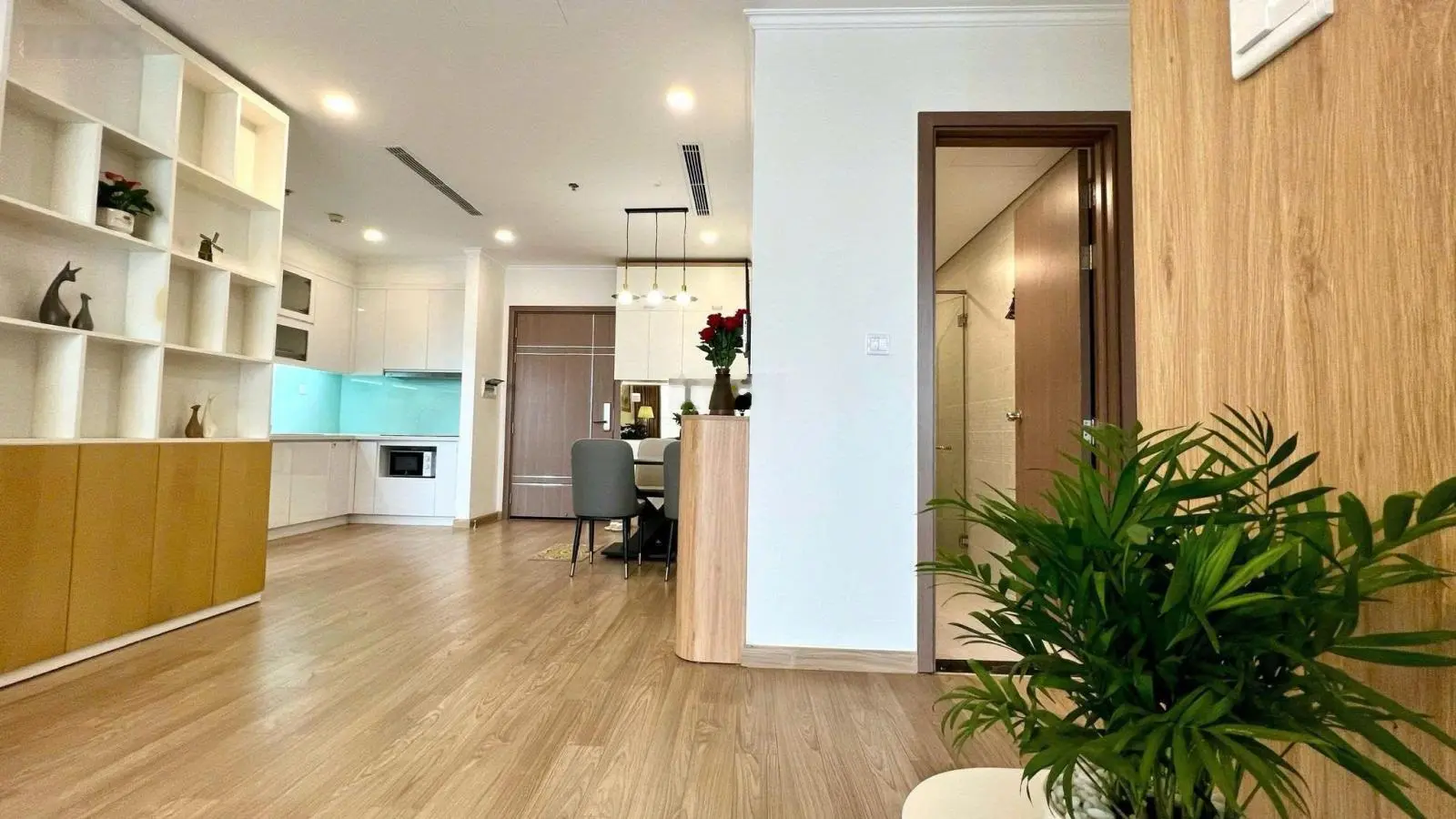 [Cam kết giá tốt nhất] Chính chủ gửi bán gấp căn hộ 2PN 79.8m full đủ đồ đẹp tại Vinhomes Gardenia