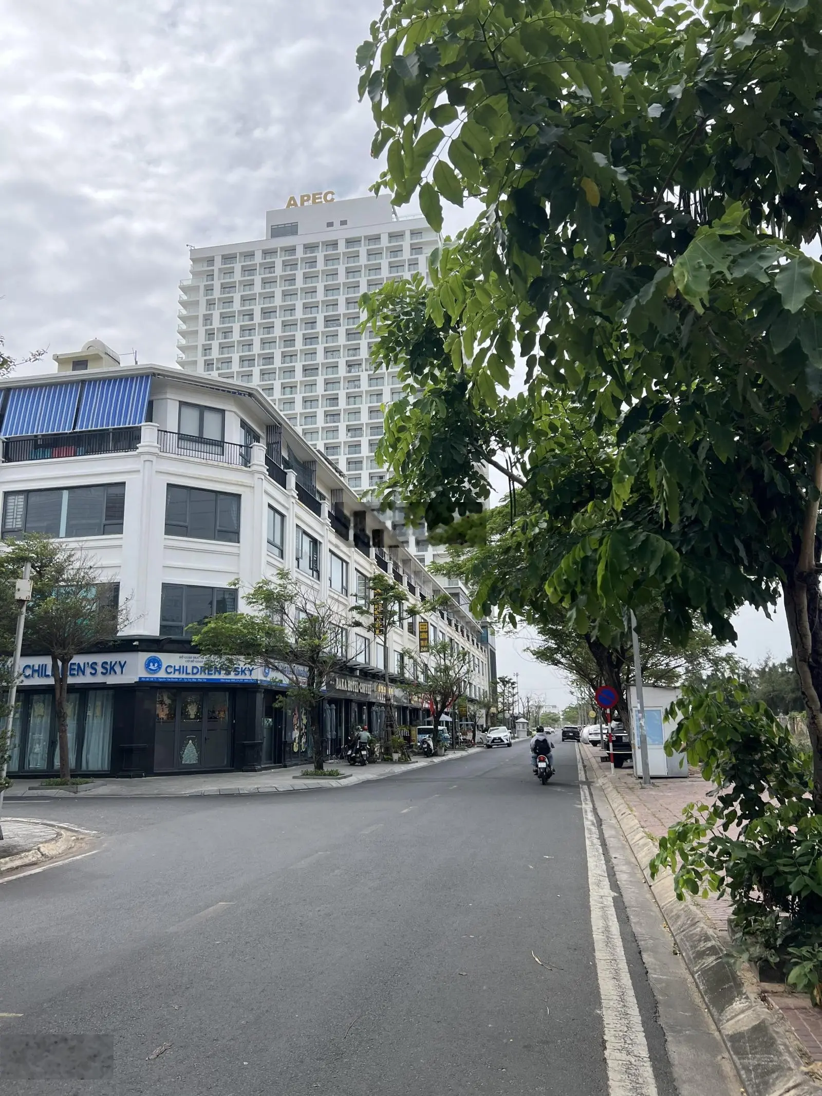 Sốc - 7,5 tỷ chỉ còn 6tỷ850/căn. Cần bán 2 căn shophouse 4 tầng, khu APEC, P7, TP Tuy Hoà, Phú Yên