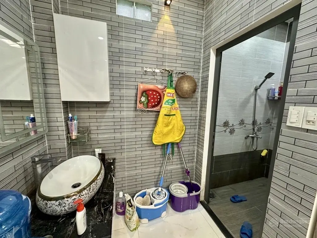 Nhà 4 tầng - ô tô đỗ cửa - Cây Keo - Tô Ngọc Vân - giá chỉ 6. X tỷ