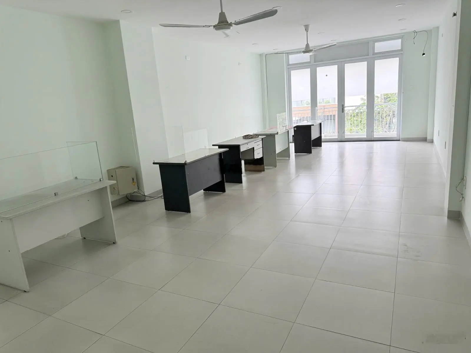 Hạ giá bán gấp chỉ 11 tỷ 800tr. Bán nhà 4 tầng mặt tiền đường A2 Văn Tiến Dũng KĐT VCN Phước Hải