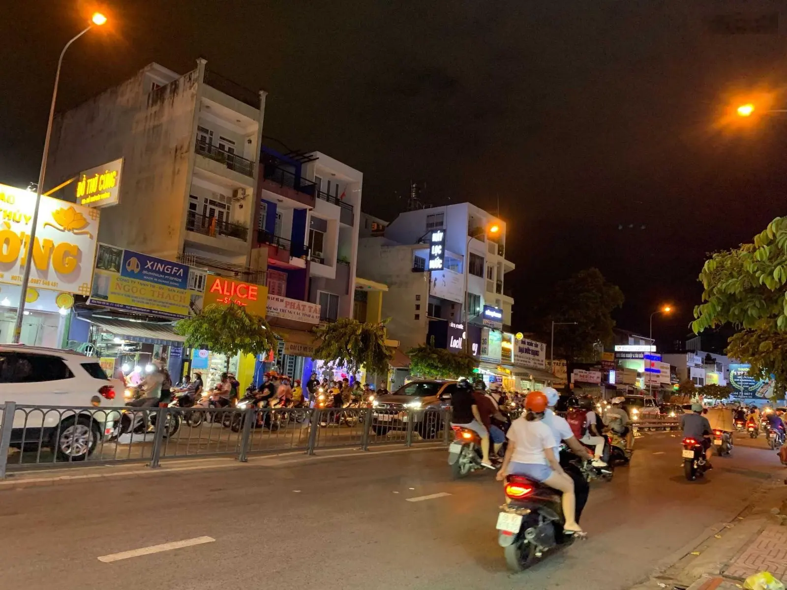 CC tìm chủ mới nâng cấp MT Quang Trung thành siêu phẩm DT 10,55x26m, giá 14,7 tỷ, LH 0919 818 ***