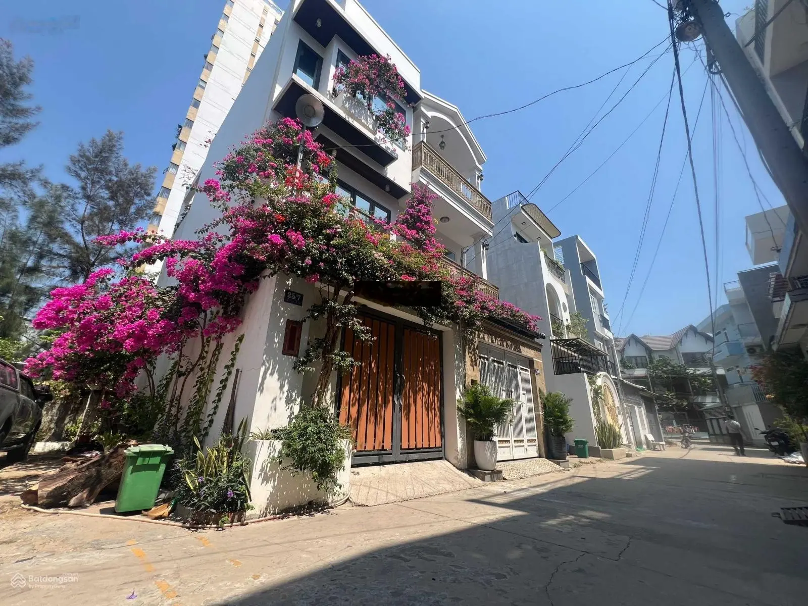 Đôc tôn! 5.9 tỷ nhà 1T2L đẹp full nội thất. Sát MT Liên Phường. KDC đồng bộ, hẻm xe hơi sạch sẽ