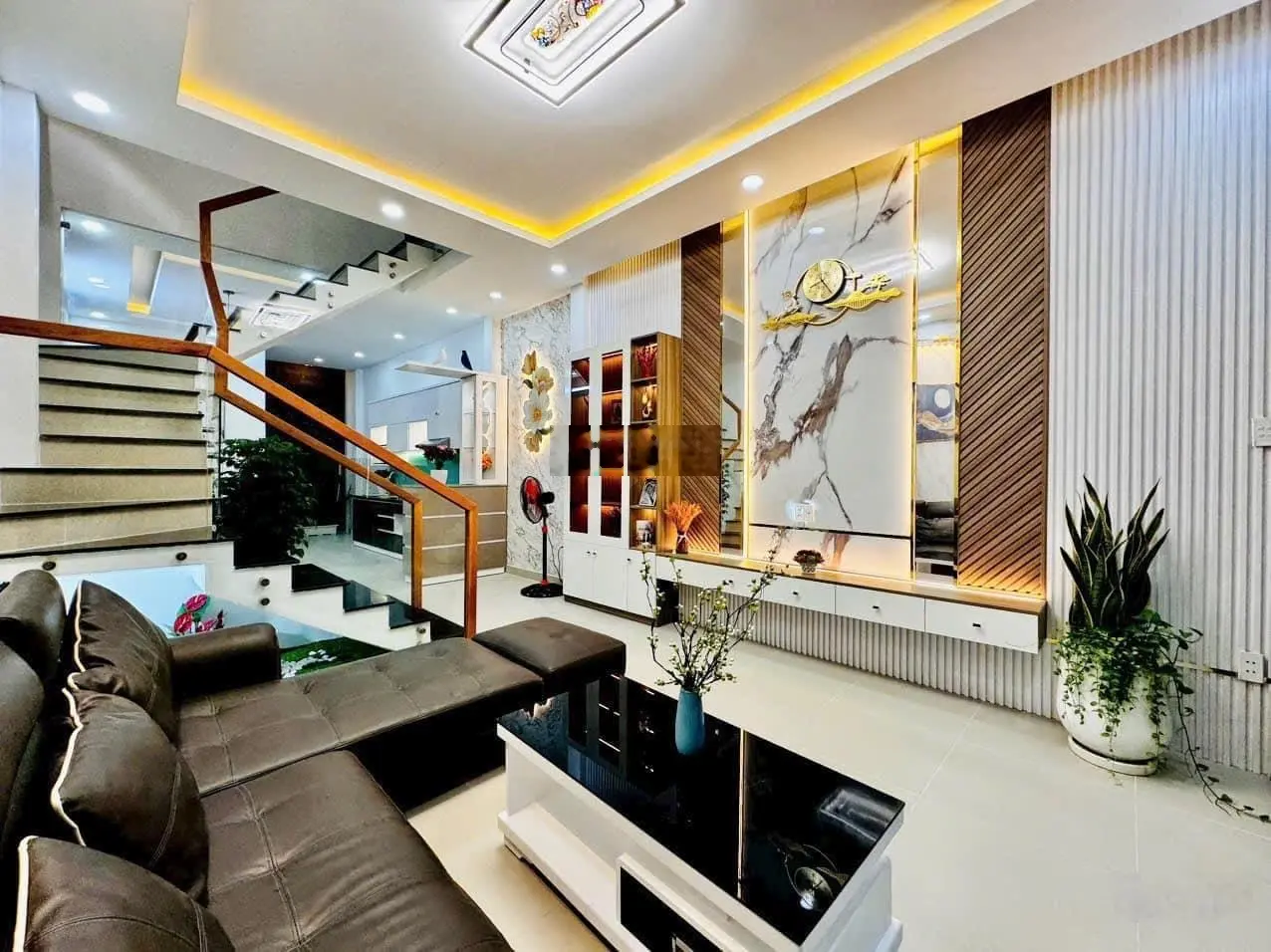 Cực hiếm! Nhà 35m2 Lý Chính Thắng, P8, Q3. Xây 2 tầng, giá 1 tỷ900 sổ hồng riêng