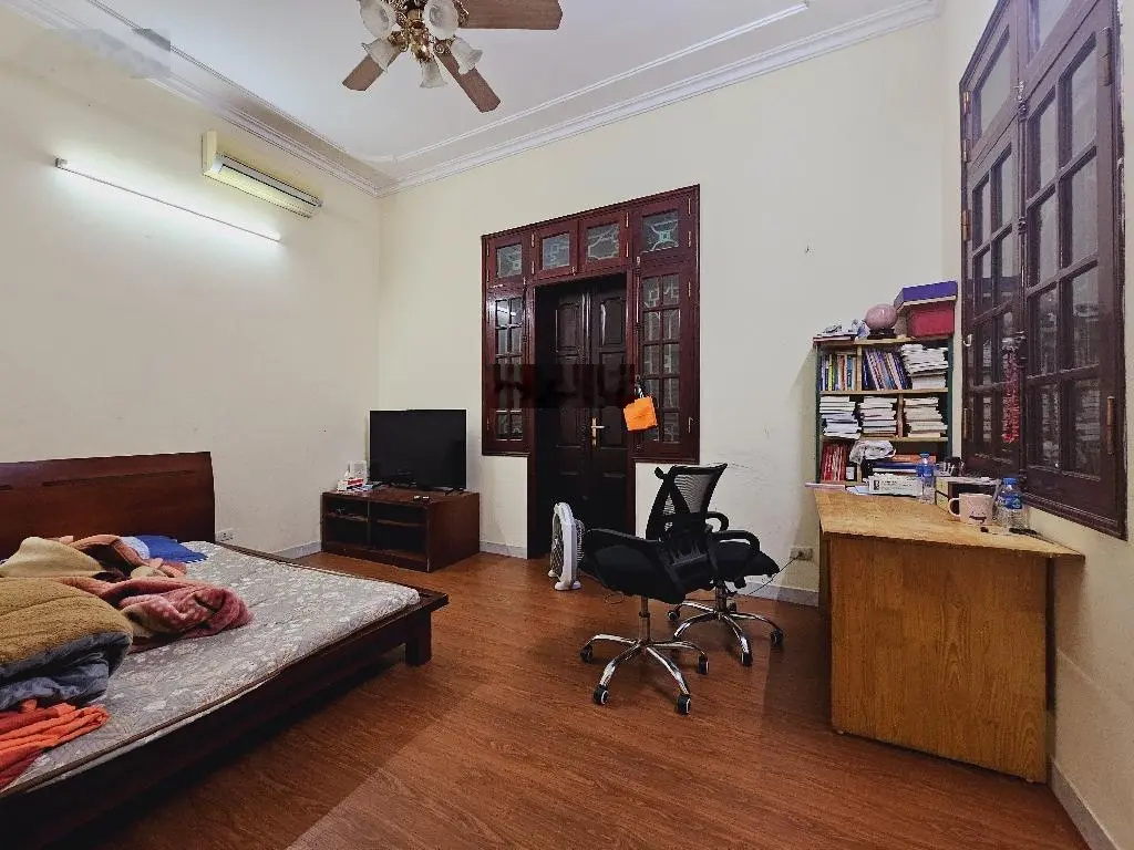 Bán biệt thự - lạc long quân - tây hồ - gara ô tô vào nhà - 15m ra phố - sát hồ tây - ngõ thông