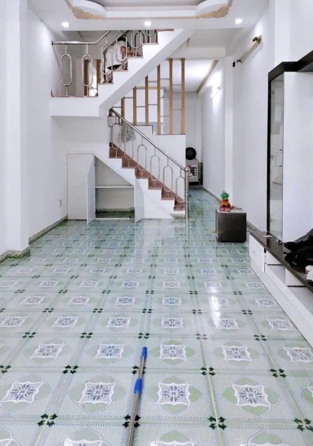 Bán nhà 4 tầng, hẻm 6m Lý Thái Tổ quận 10. Chỉ 150tr/m. Giá 7 tỷ ( thương lượng)