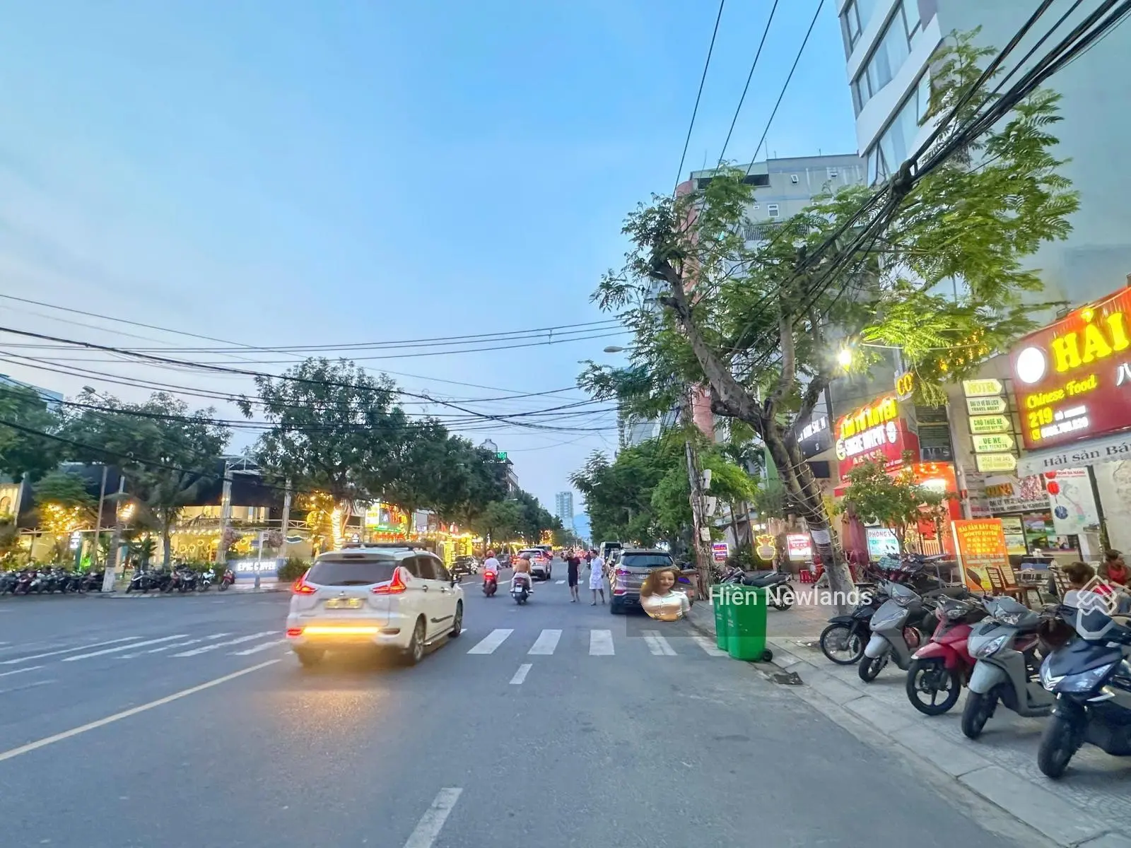 Bán toà nhà 6 tầng giá rẻ chỉ bằng giá đất mặt tiền đường Hồ Nghinh vị trí vip nhất tuyến gần Biển