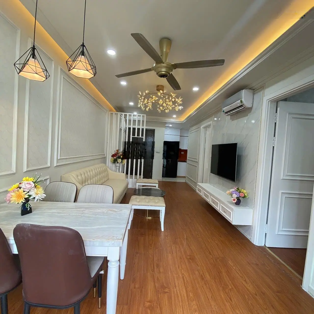 Chính chủ bán gấp căn góc 2 ngủ full đủ đồ ban công đông nam giá tốt nhất dự án HD Mon - Hàm Nghi