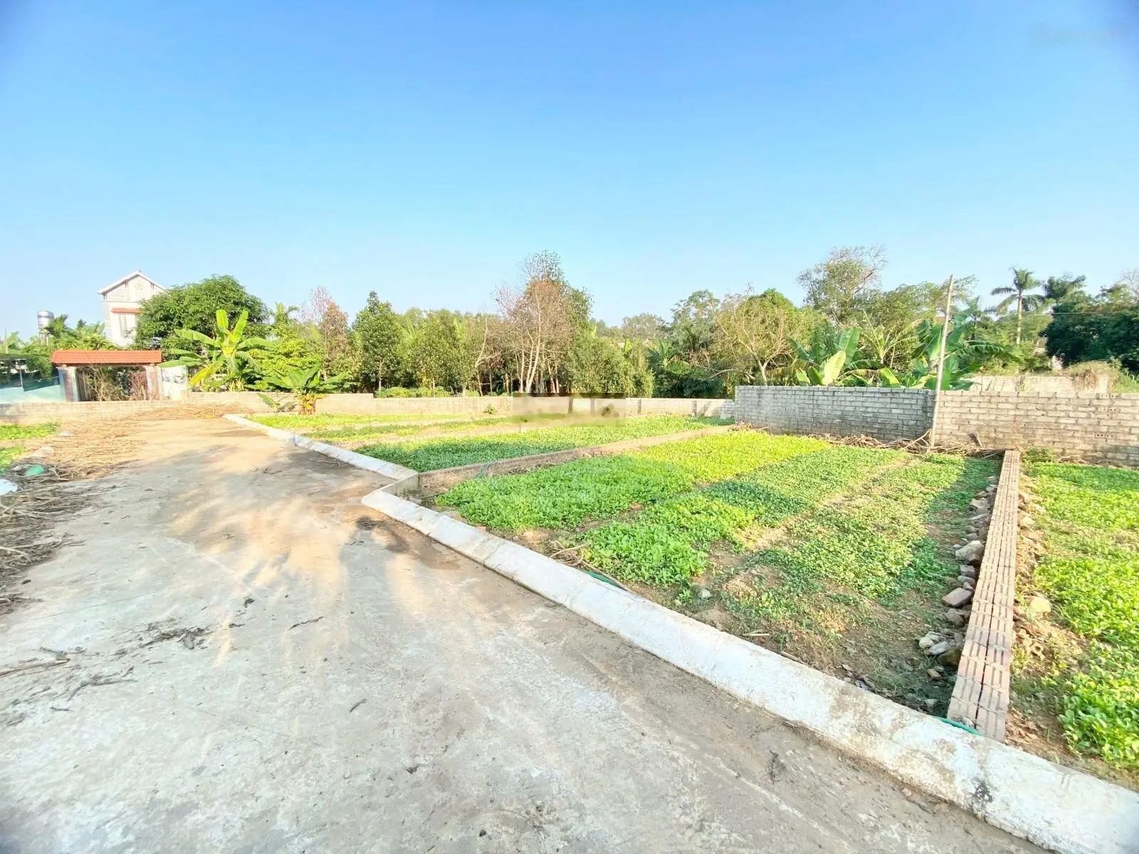 Chính chủ cần bán gấp mảnh đất Phú Mãn gần khu Công Nghệ Cao Hòa Lạc. Giá chỉ 950 tri / 105m2 .