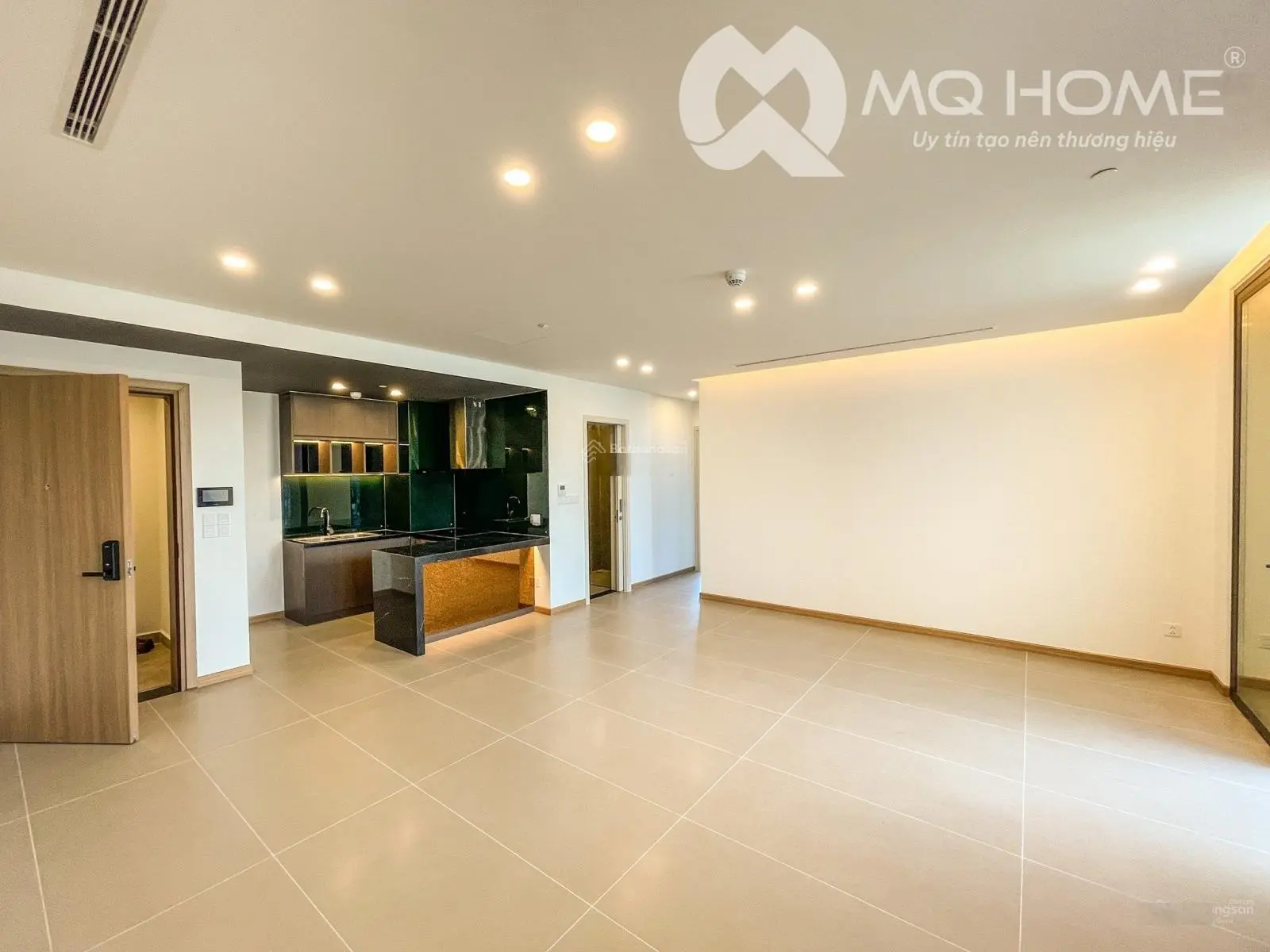 Cần bán căn hộ cao cấp SAM Tower 2PN tầng cao view sông, giá cực rẻ
