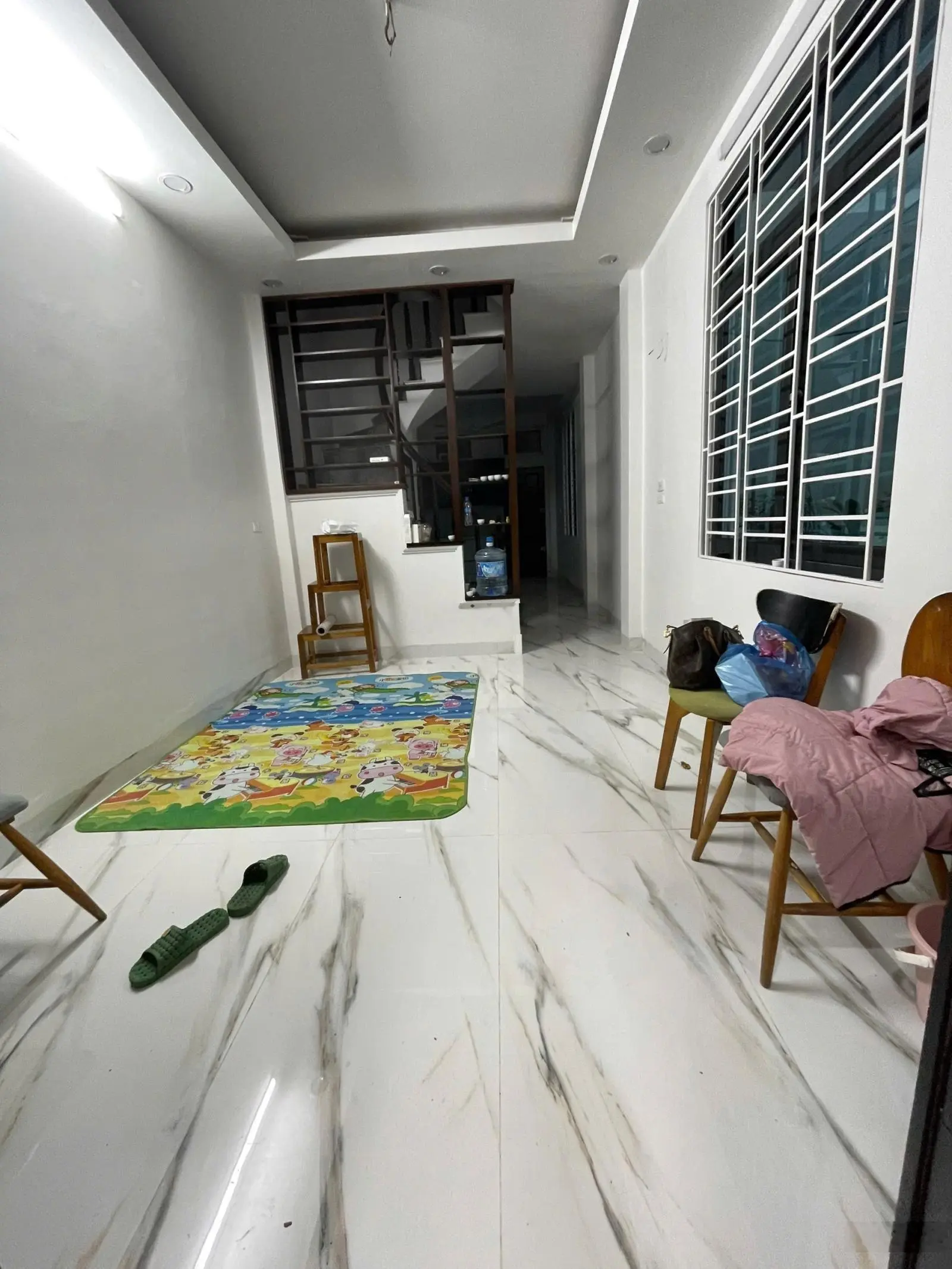 Bán gấp nhà Phố Trích Sài-Cách 5m ra mặt Phố.Dt:35m2,4 T,full nội thất.Giá:15,5 tỷ có TL.Siêu hiếm
