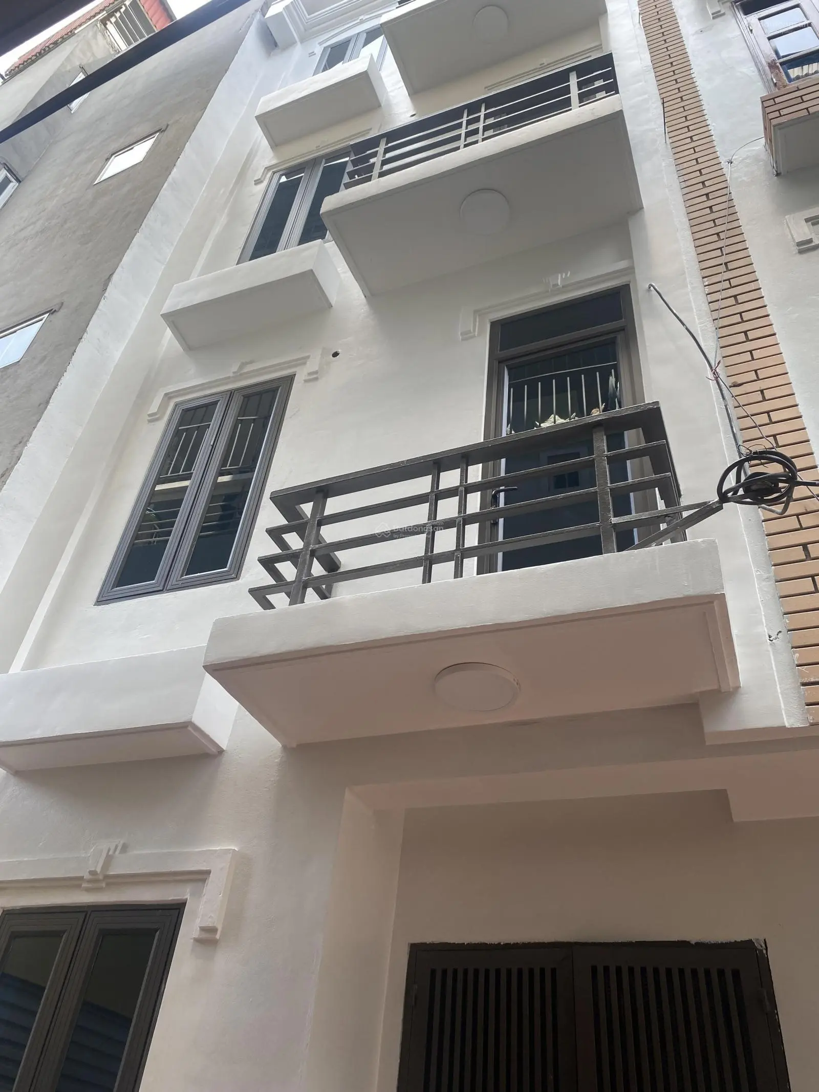 Bán nhà Giải Phóng 50 m2 - 6 tầng dân xây - nhà mặt phố kinh doanh ngày đêm - giá 11.8 tỷ