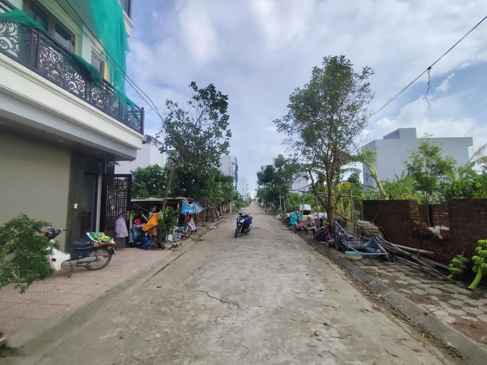 Bán lô 63.6m2 mặt tiền 4.22m đất dịch vụ Lại Yên. Cách VĐ 3.5 hơn 1km đi mất 2 phút. Giá tốt nhất