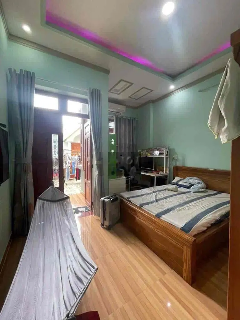 Giảm 400tr bán gấp nhà đường Nguyễn Hữu Cảnh cách trường học 300m