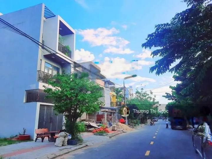 Bán nhanh lô đất MT đường Mậu Thân 2, Phường 3, gần Vincom Plaza Vĩnh Long. DT 120m2 SHR