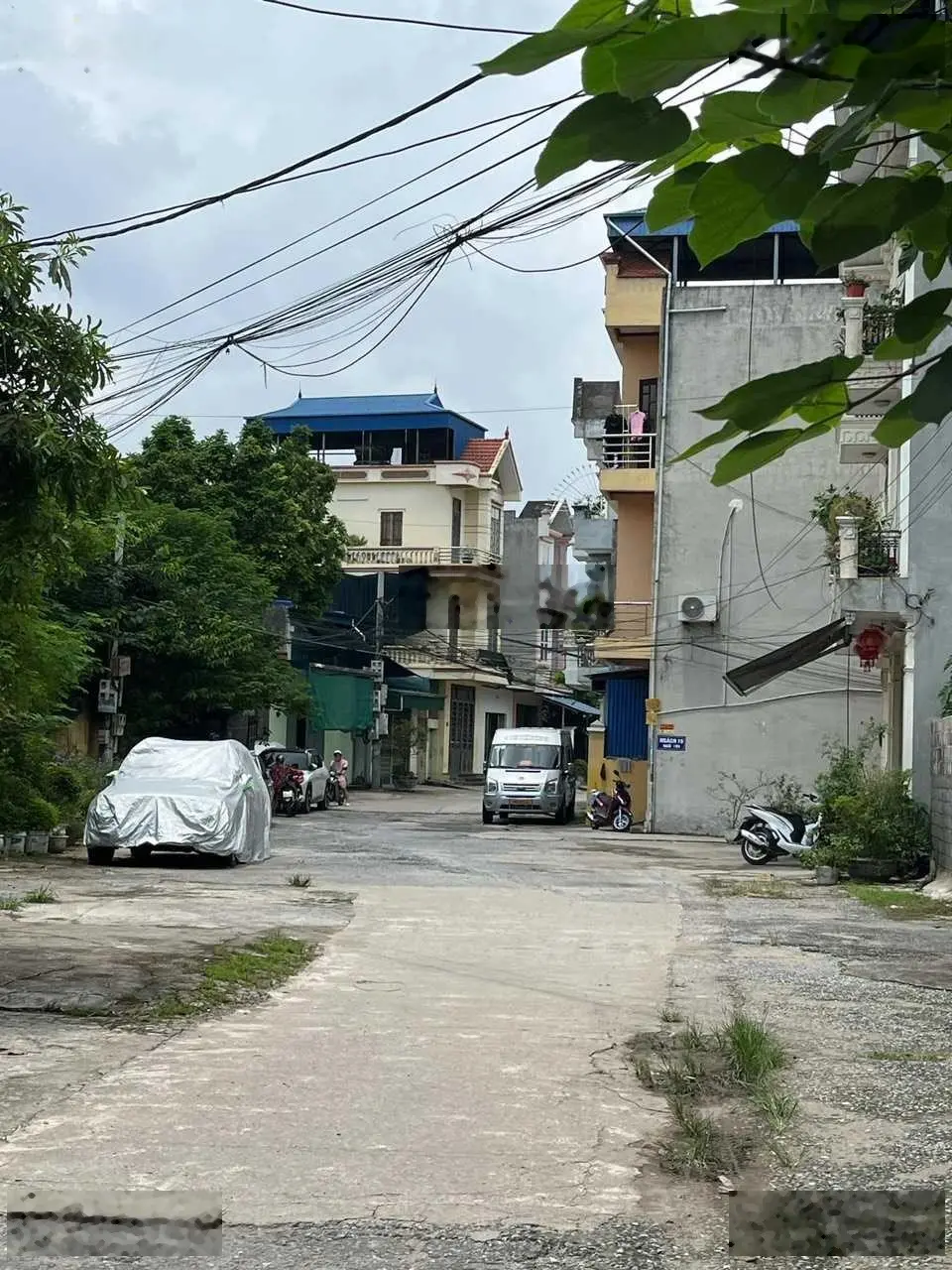 Hướng Đông Nam, 4 ô tô tránh nhau Đường Liên Hà 1, phường Lộc Hạ , thành phố Nam Định