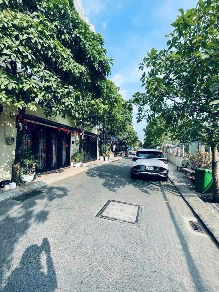 Nhà 71m2 Quốc Hương, Thảo Điền, Q2 - Gần Thảo Điền Pearl. Giá 5 tỷ 480, xây 1 trệt 3 lầu, hẻm ô tô