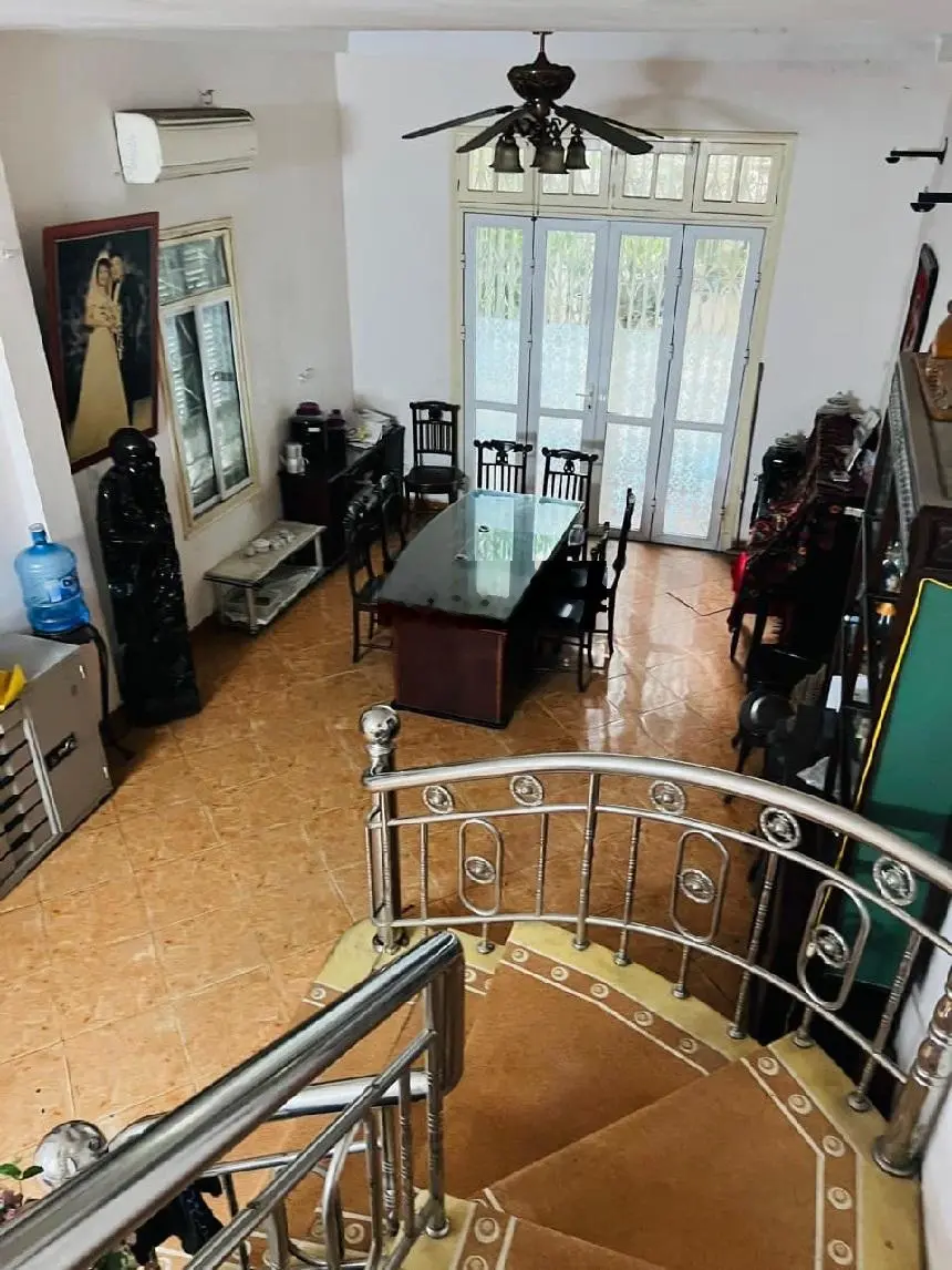 Bán nhà Nguyễn Đình Thi, Tây Hồ: 61m, 4 tầng, mặt tiền 4,5m giá 32 tỷ. View Hồ, 3 mặt thoáng.