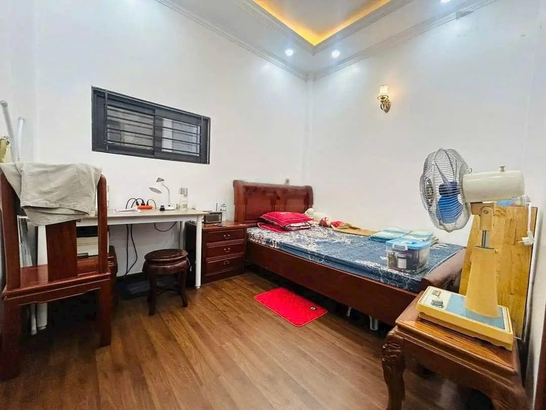 Bán nhà Phố Vọng. Diện tích: 48m2, 4 tầng, MT: 4m. Giá 9.4 tỷ Hai Bà Trưng. LH: 0985 731 ***