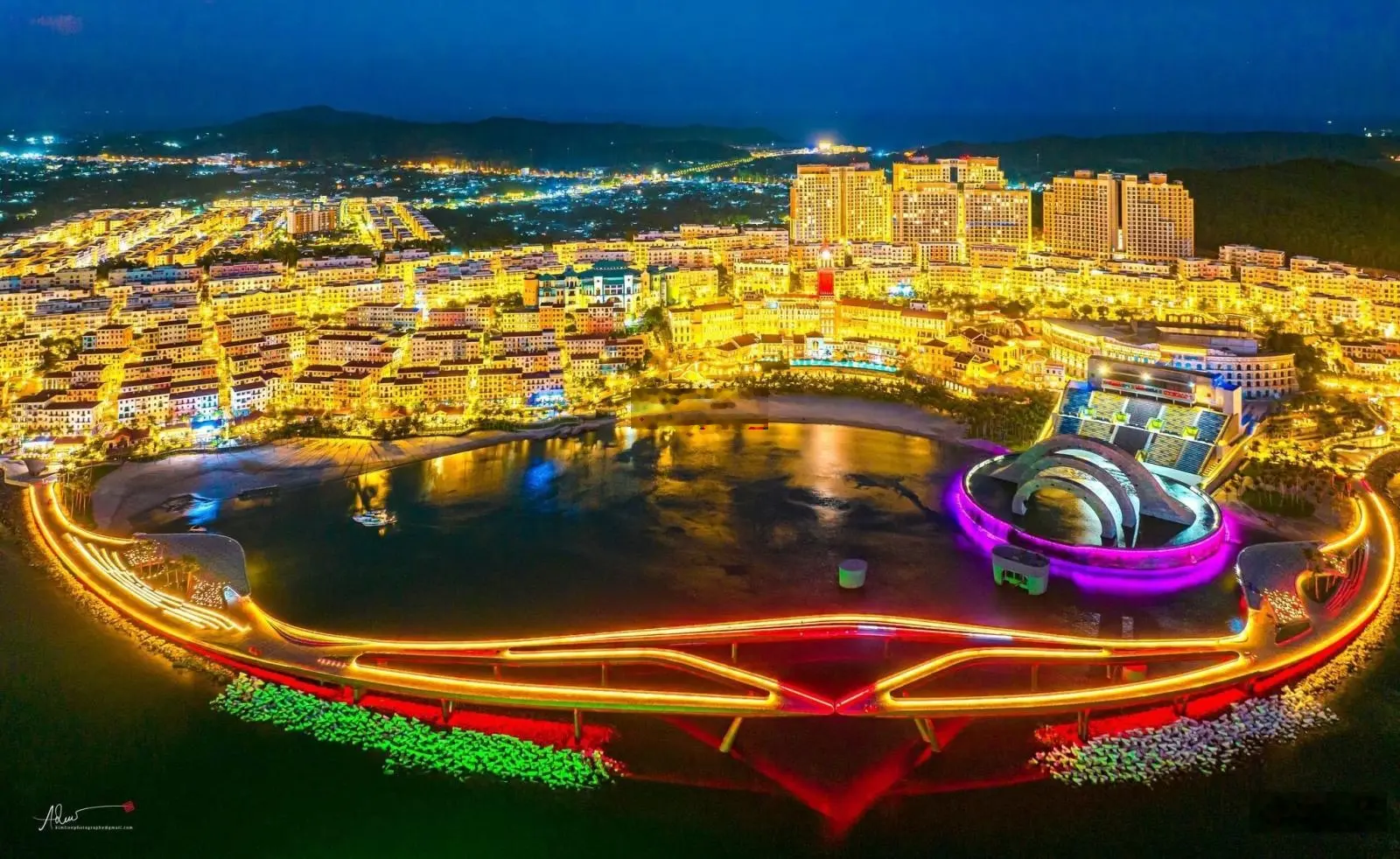 Bán gấp căn góc 2pn - view biển - sổ hồng lâu dài - bàn giao full nội thất - giá 5 tỷ 0919 755 ***