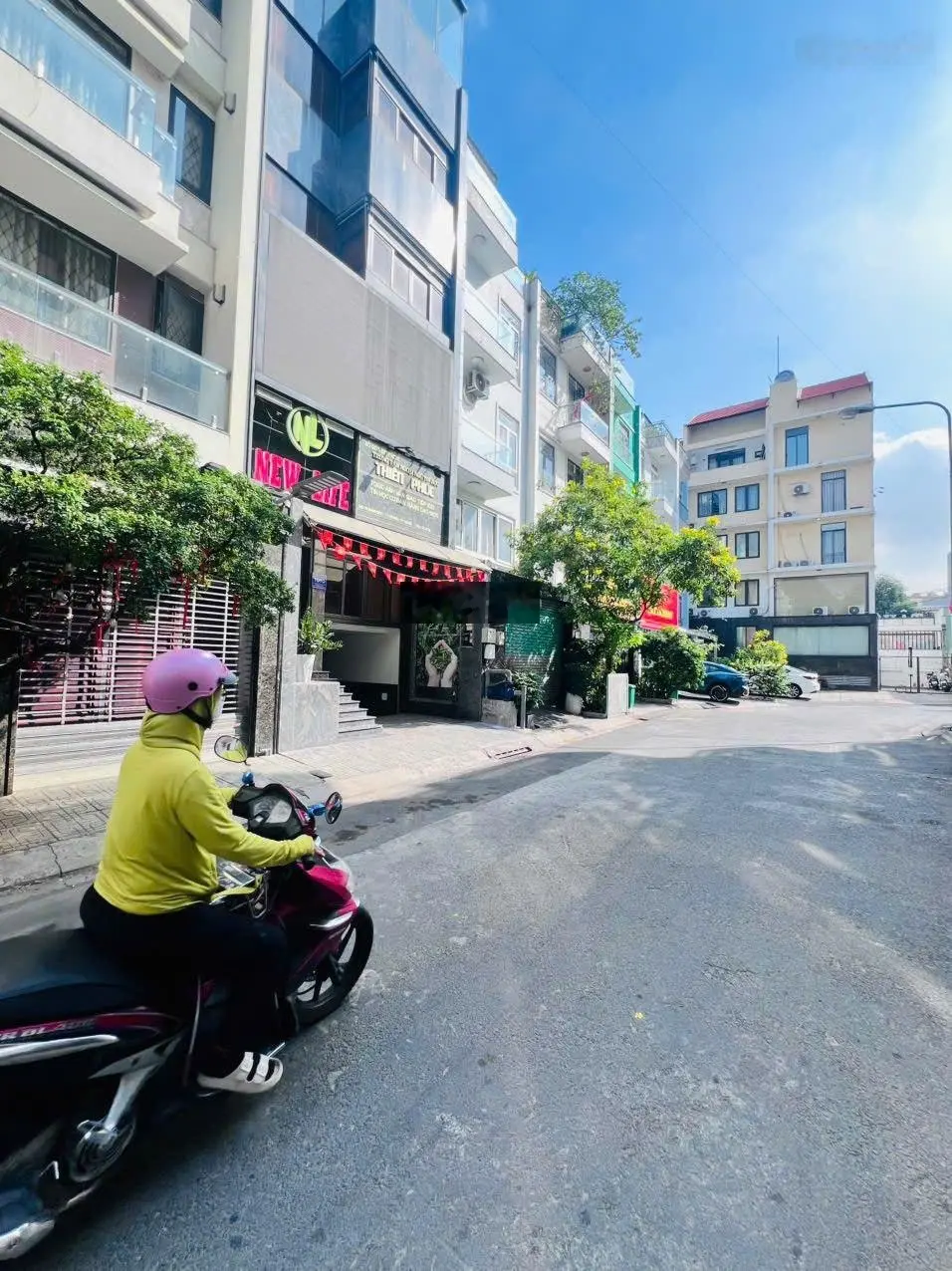 Bán nhà 2 mặt tiền đường Dân chủ 133,5m2 (6, 7x 19,9m)