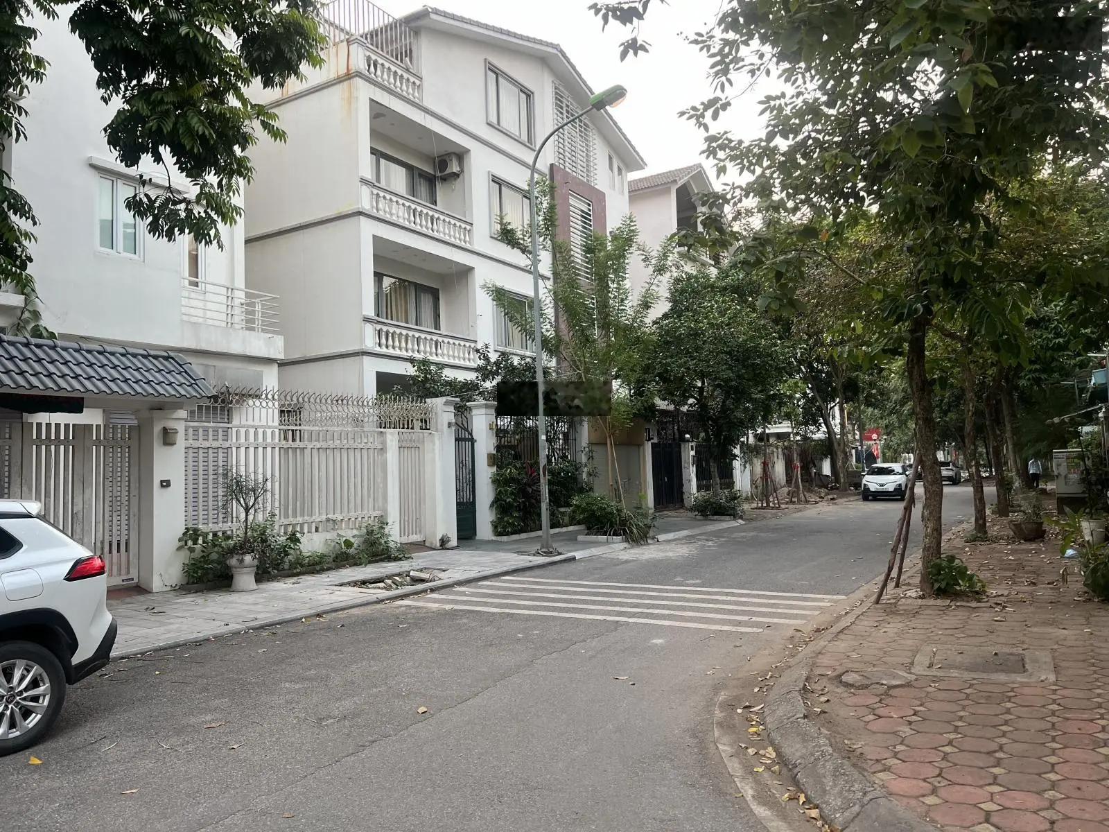Biệt Thự KĐT Việt Hưng lô góc mặt tiền khủng vied vườn hoa xây thô 250m giá 60 tỷ