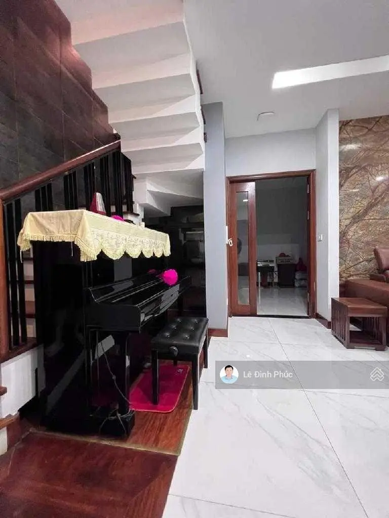 Biệt thự liền kề, lô góc, 150m2x4T, mặt tiền 10m, vỉa hè, 3 ô tô tránh, 3 bước ra hồ, 28 tỷ