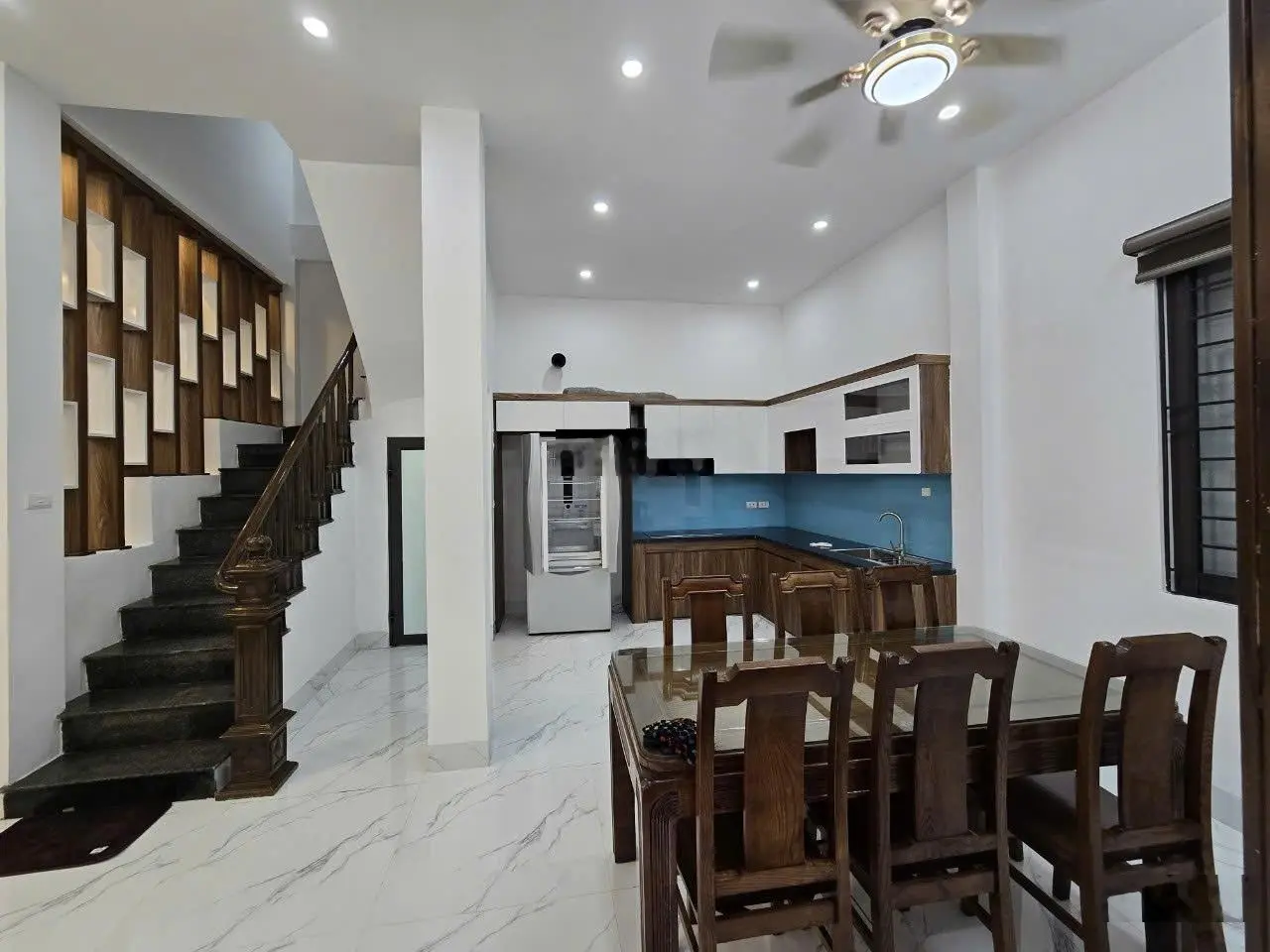 Bán nhà riêng Mỹ Đình, Lê Đức Thọ, 42m2, 5 tầng mới đẹp ở ngay, trước nhà rộng 3m, cách ô tô 50m