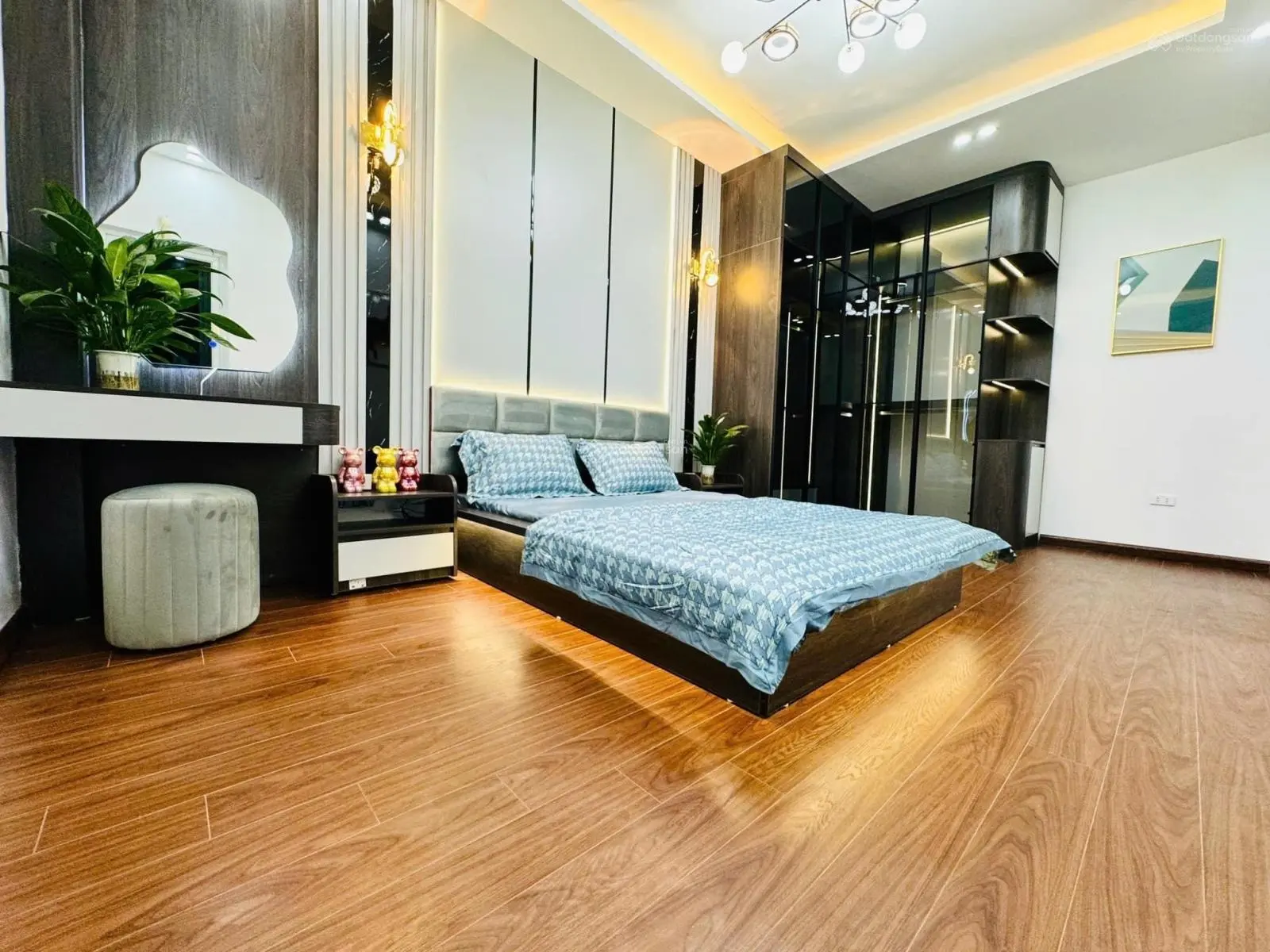 Bán nhà hiếm ở Thụy Khuê, Tây Hồ. 29m2T1/ 32m2 T2, 5 tầng, MT 5m, 7.68 tỷ. Lô góc, ngõ ô tô, kd