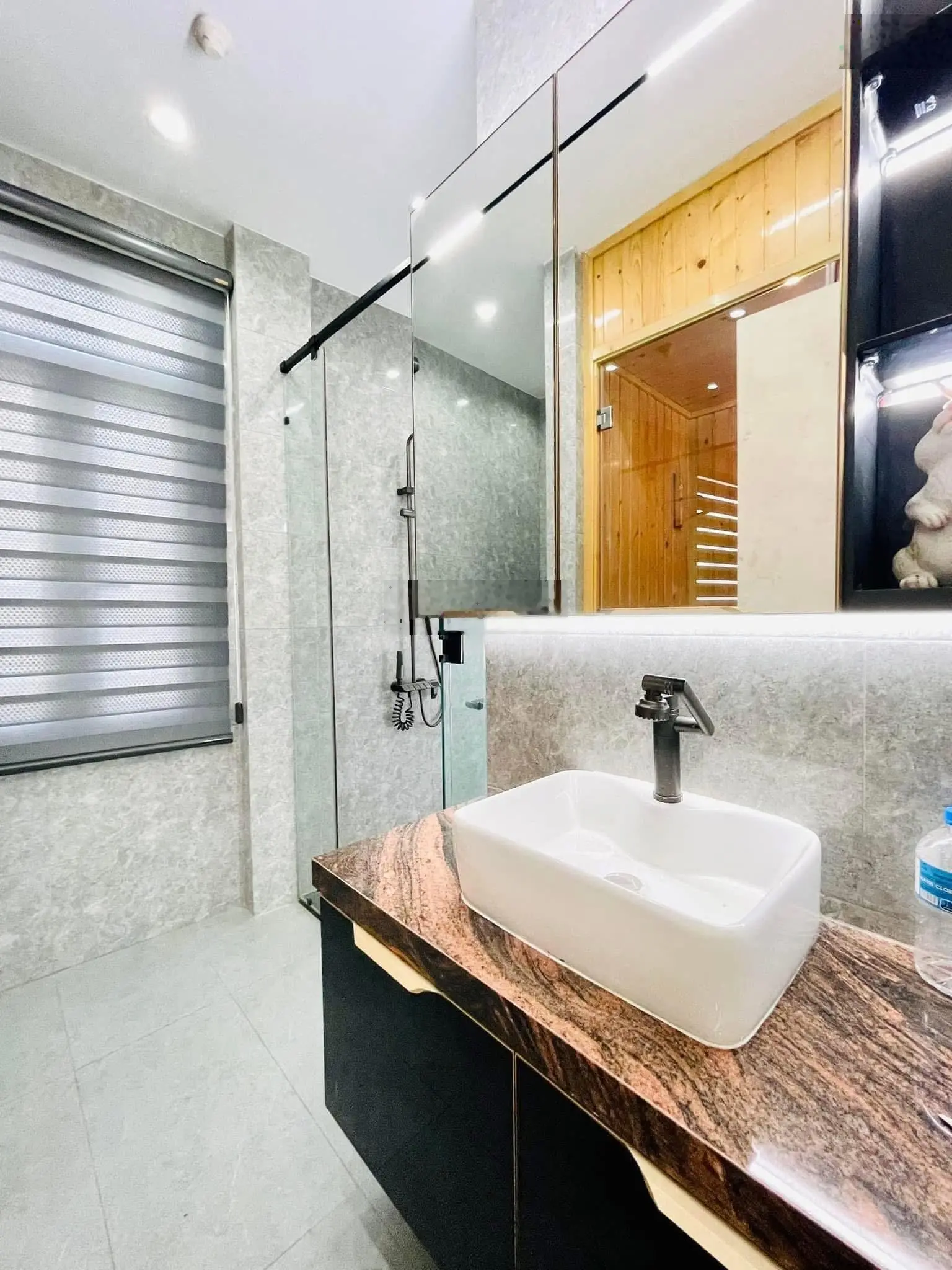 Bán nhà góc 2 mặt tiền trung tâm quận 4 vị trí vàng cho kinh doanh & đầu tư 100m2/3tỷ1