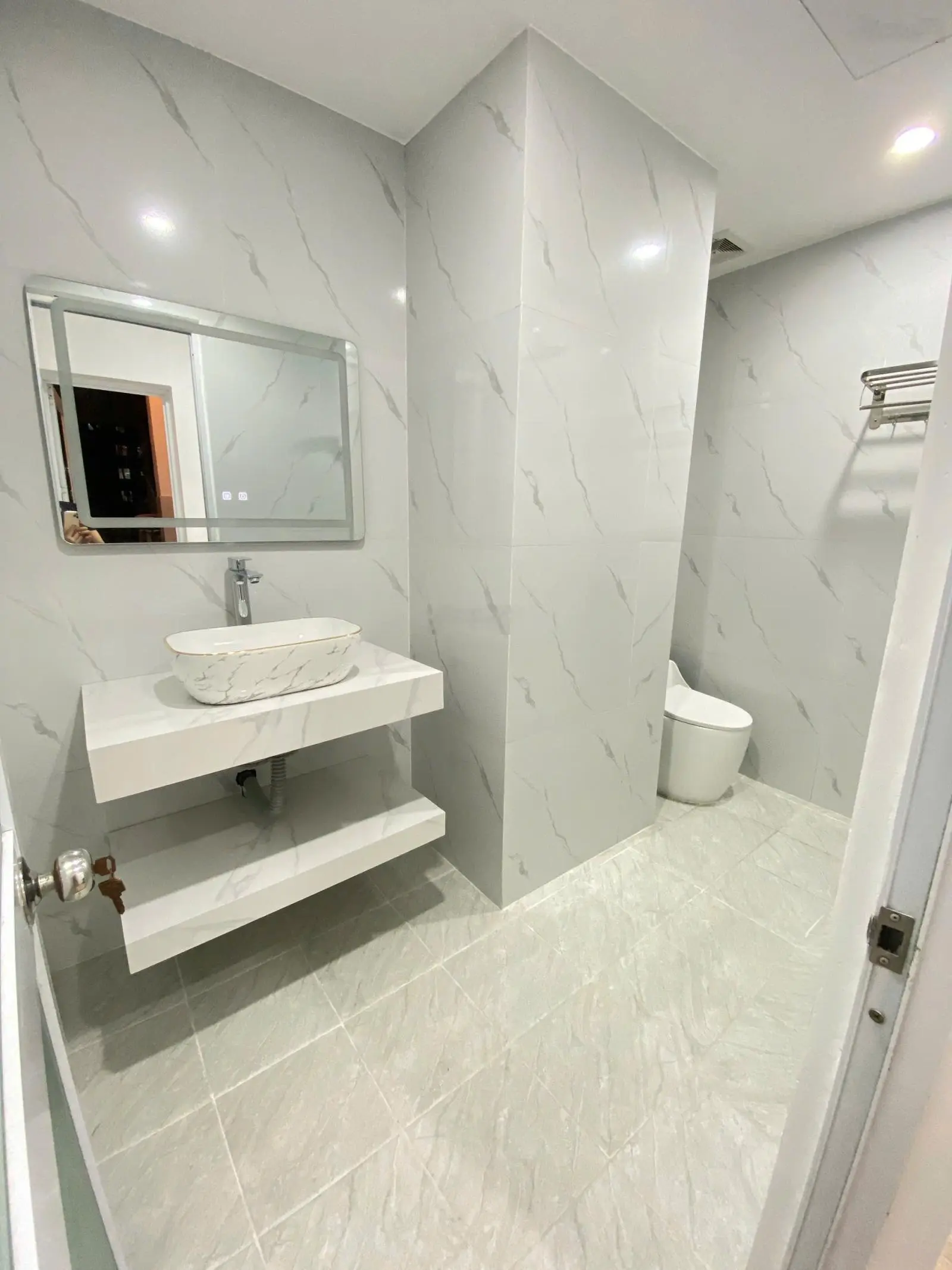 Chưa đến 4 tỉ sở hữu ngay căn hộ 2 ngủ nhà đẹp - nội thất mới siêu xinh. click ngay !