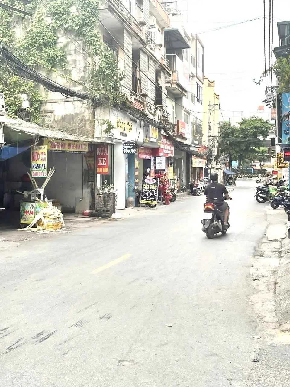 Bán siêu phẩm nhà phố sát mặt đường Phạm Văn Đồng - 6 tầng thang máy - MT 5,8m - chỉ 8,x tỷ.