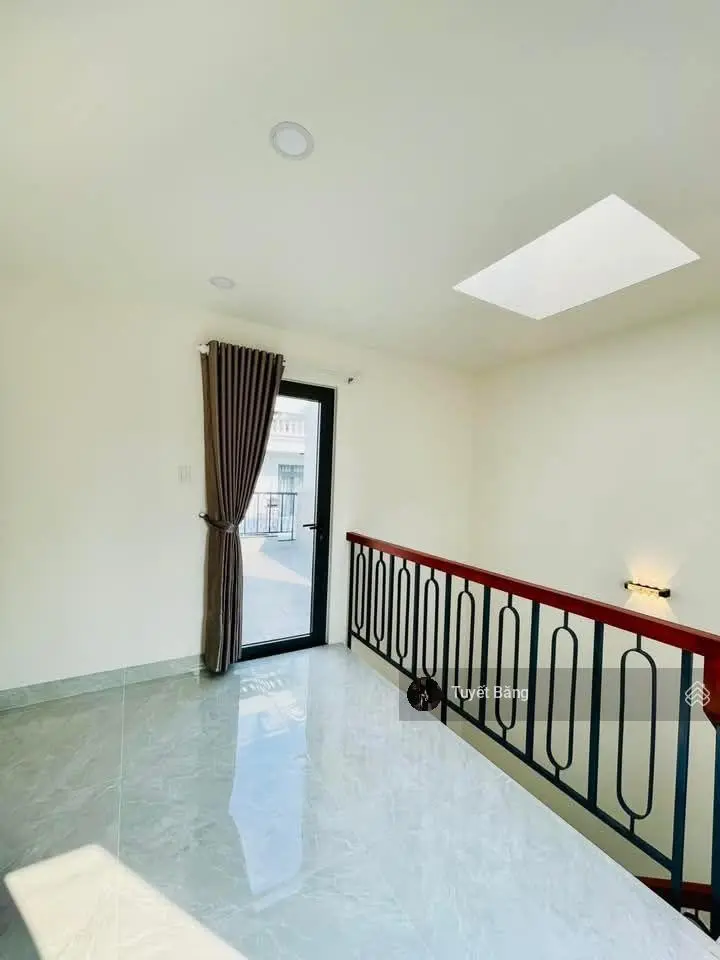 Gía cắt lỗ sâu chỉ 3 tỷ 2 ngay đường Ngô Quyền,Hiệp Phú,quận 9.Phía sau Vincom Plaza Lê Văn Việt.