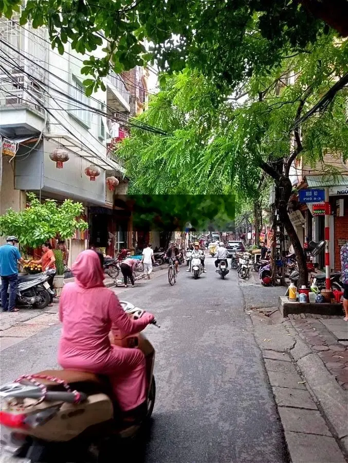 Phải thật nhanh mới kịp chỉ hơn 13 tỷ có ngay căn nhà lô góc mặt phố Quỳnh Lôi - 8/3