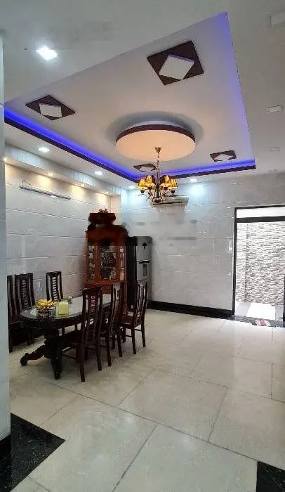 Bán nhà mặt tiền 4 tầng, diện tích : ngan 7 mét _ dài 20 giá 14 tỷ 900 thương lượng.