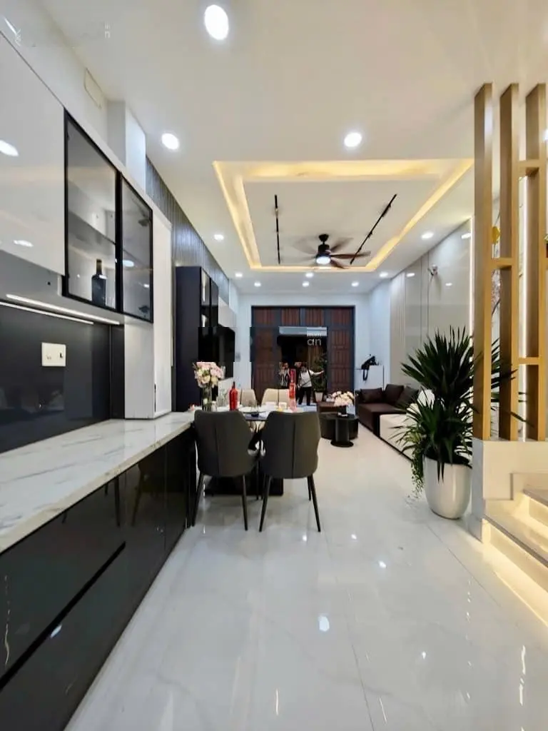 Nhà Đường Tô Ngọc Vân 3 Tầng Sổ Hồng Riêng HXH Thông Thoáng