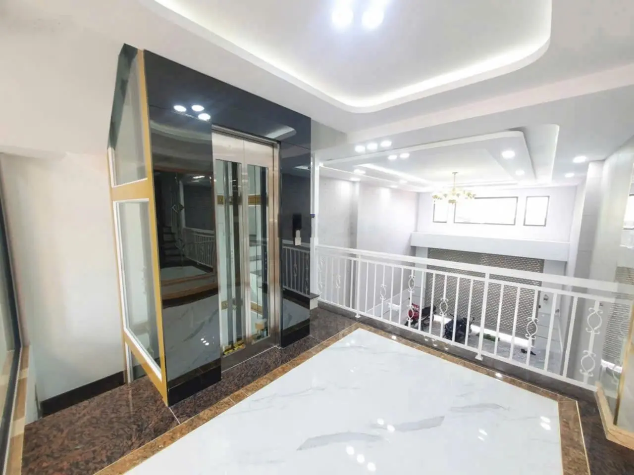 Bán nhà Phố kiểu Văn phòng cty 5x20m.Đúc 5 tấm Có thang máy.Mặt Tiền Đường THỚI AN.Q12